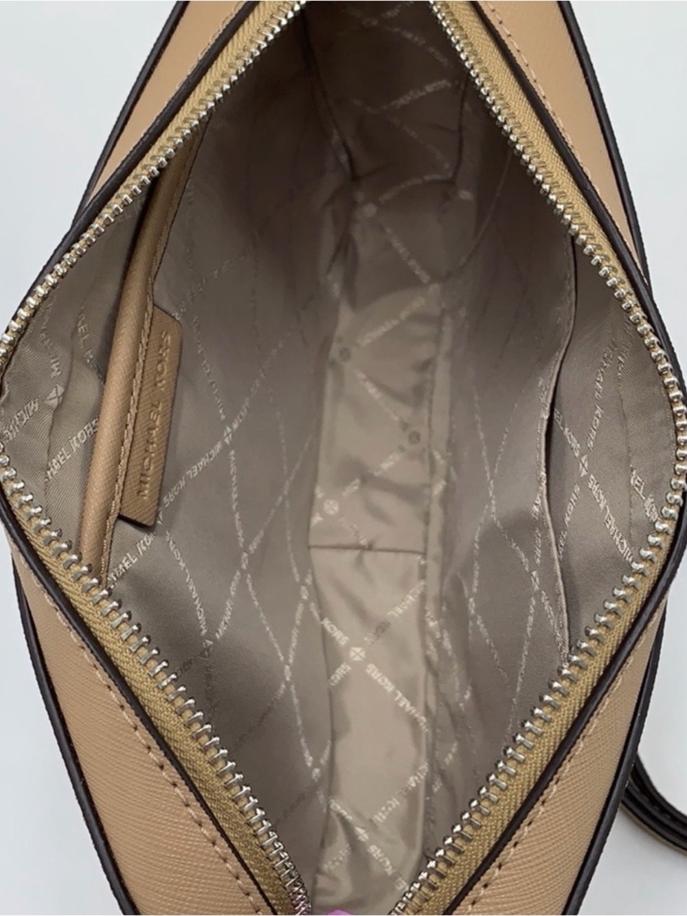 Michael Kors Jet Set Travel Large East/West Saffiano Leather-Camel - Picture 5 of 5